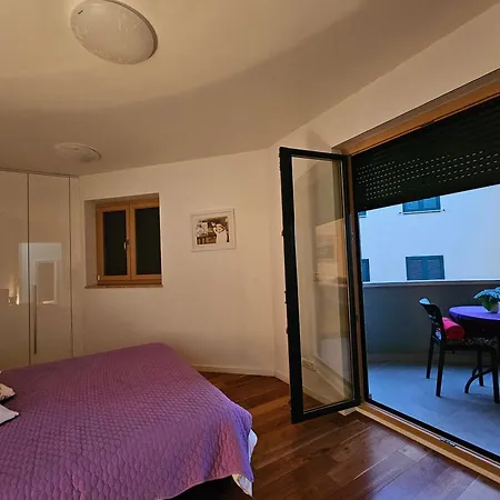 Sweet 马卡尔斯卡